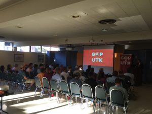 A great crowd of young College Republicans 