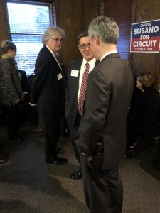 Susano visits with Knox County Chancellor John Weaver as Attorney Dennis Francis looks on.